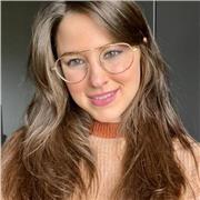 Profesora de clases particulares para estudiantes de educación primaria